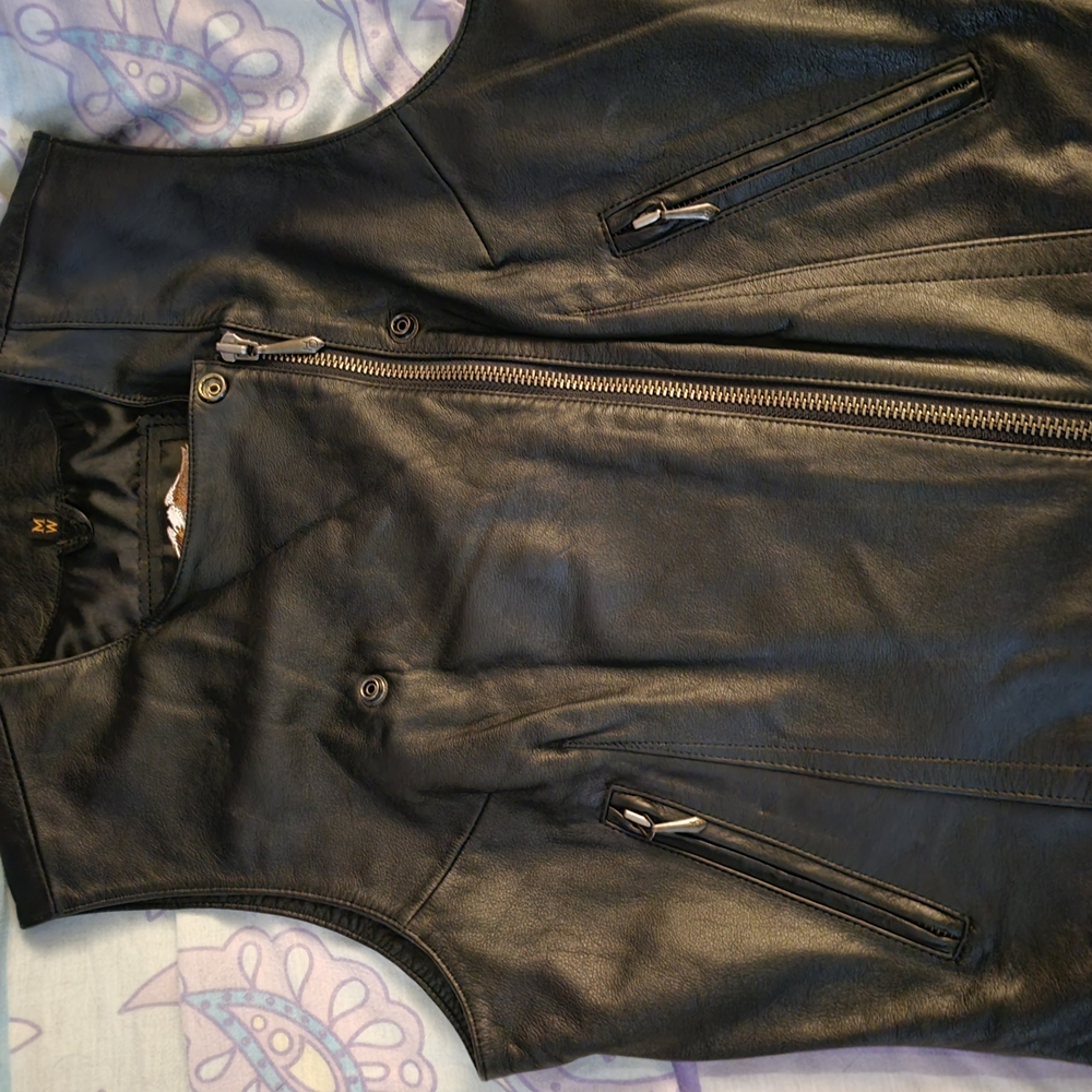 Women's Harley Davidson Black Leather Zip Vest with Zipper Pockets